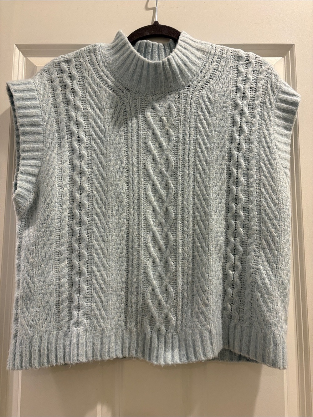 Cable Knit Sleeveless Turtleneck Sweater - Light Blue